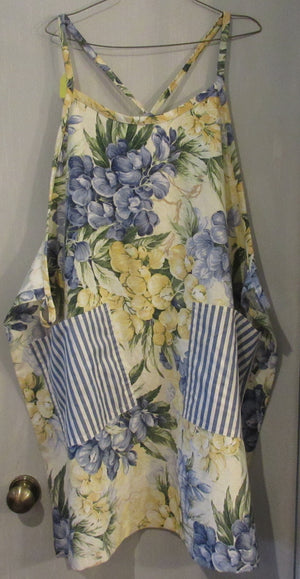 Scoop Neck Apron With Contrasting Pockets