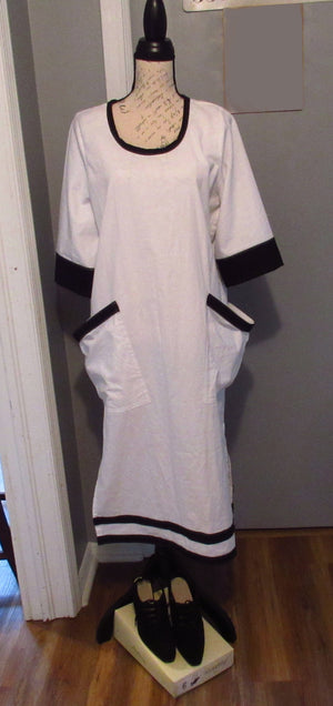Black And White Dress With Slouchy Pockets