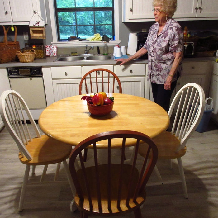 Small Pedestal Table And 4 Chairs
